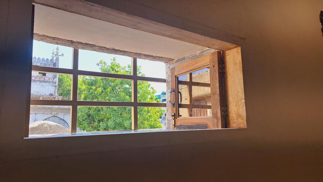 ניו דלהי Sufi Khandar Home Stay מראה חיצוני תמונה